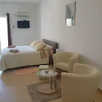 里拉公寓