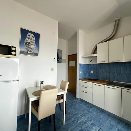 Apartment Lira
