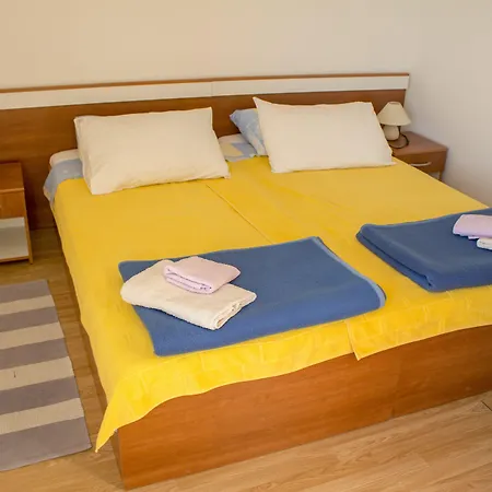 Apartment Lira *