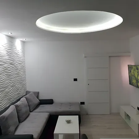 Lira Apartment
