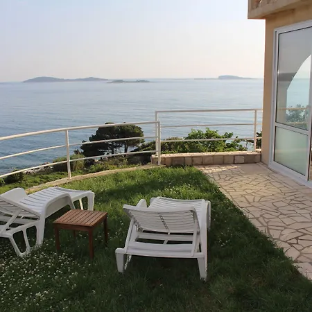 Lira Apartment