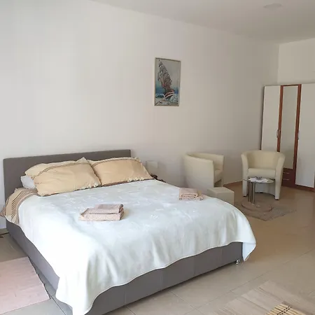 Apartment Lira Mlini