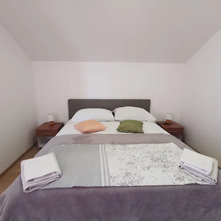 Lira Apartment