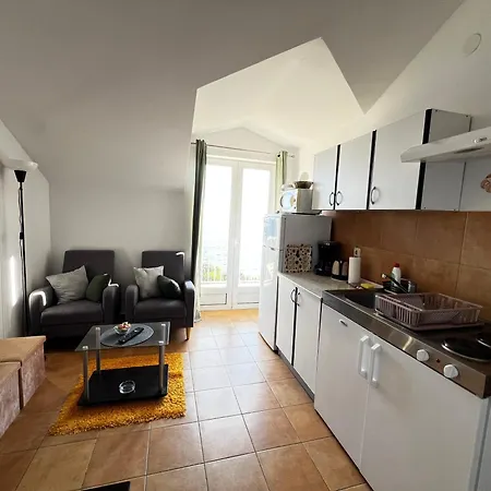 Apartament Lira *