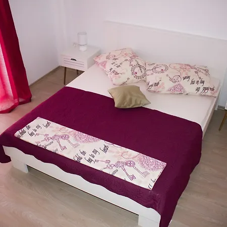 Apartament Lira *