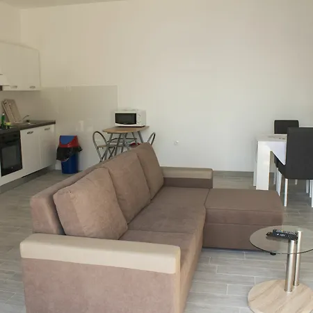 Apartament Lira *