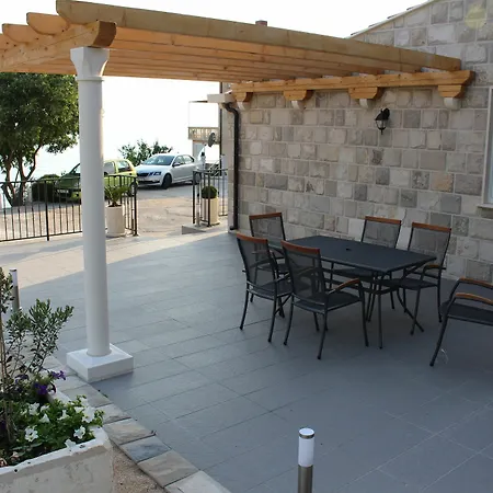 Apartament Lira *