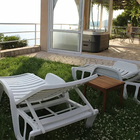 Apartament Lira *